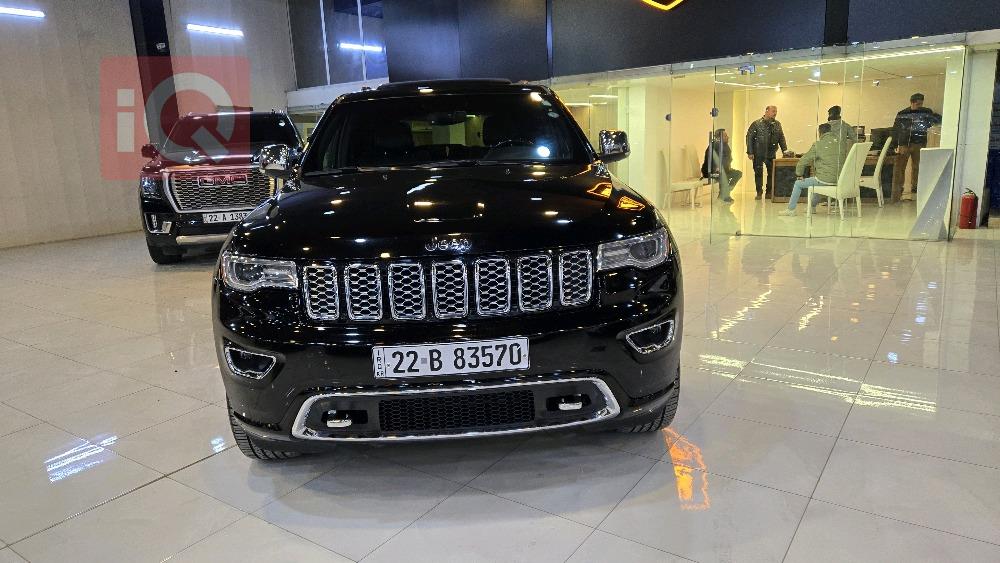 جیپ گراند شیرۆکی